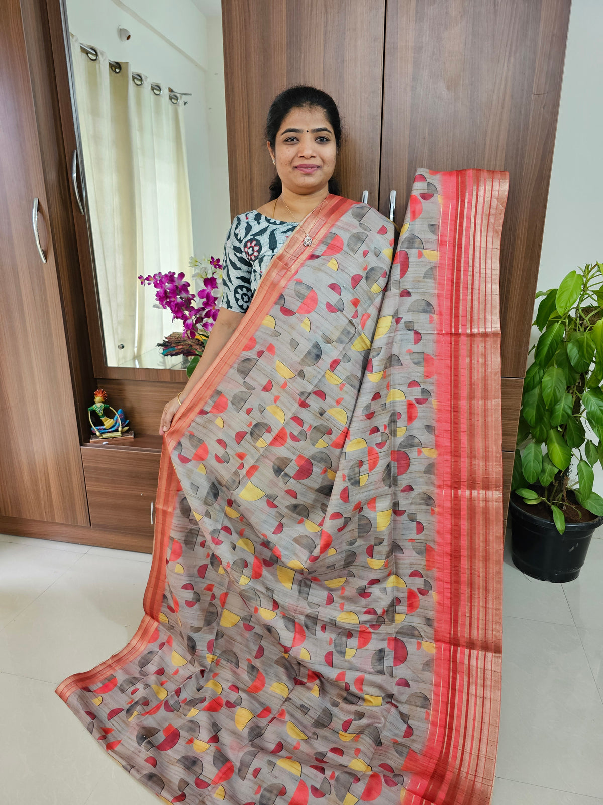 Semi Tussar Geometric Pattern Digital Printed Saree - Grey with Peach
