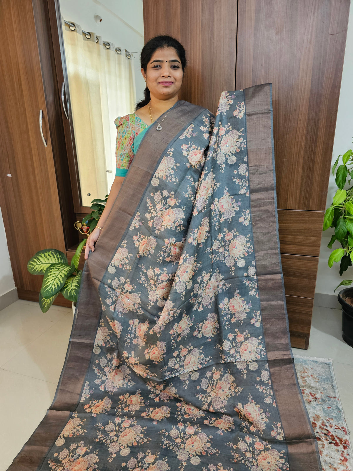 Pure Desi Tussar with Cut Work Pallu - Grey