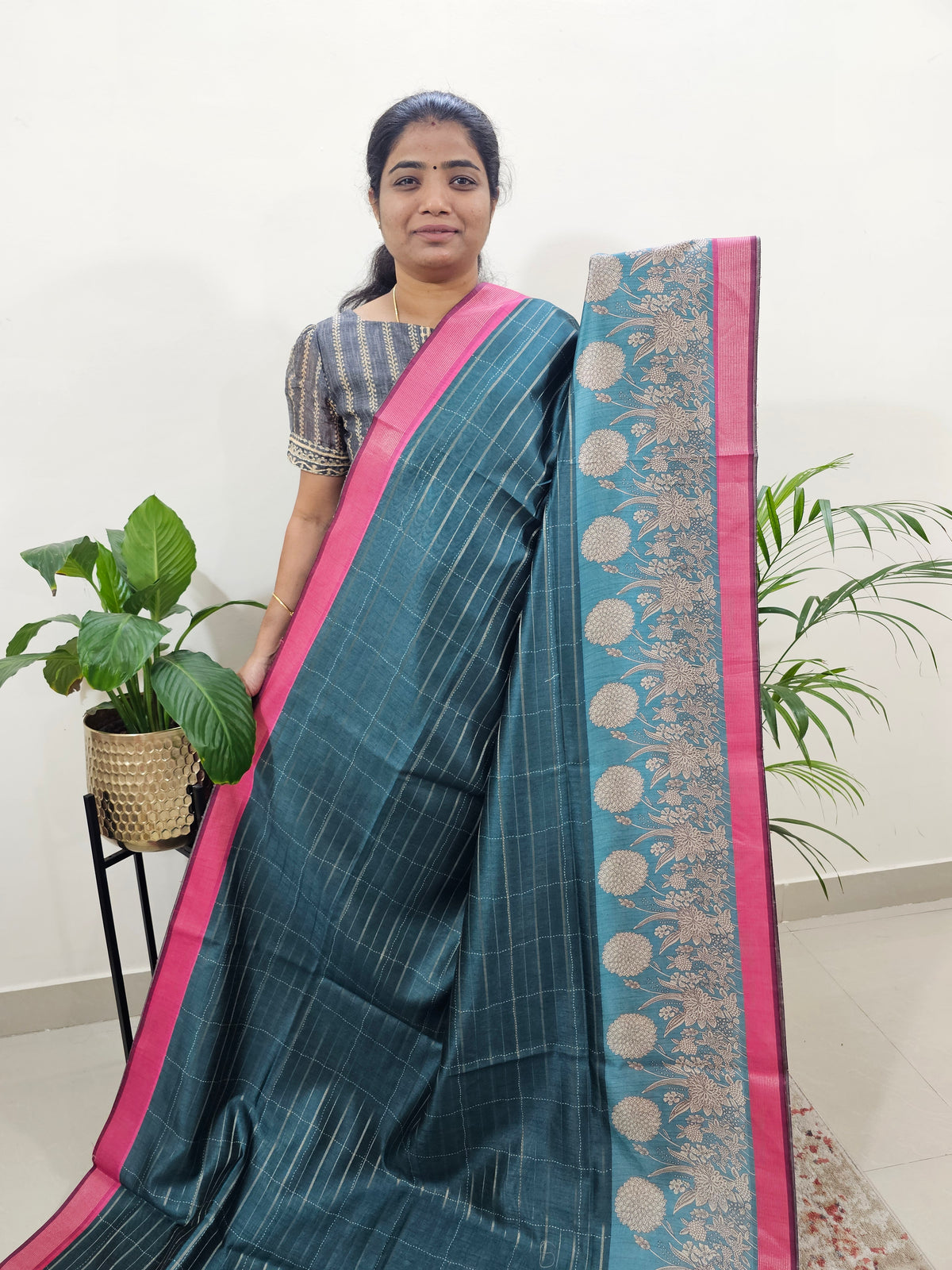Soft Semi Tussar Weaving with Kalamkari Border - Dark Green with Pink
