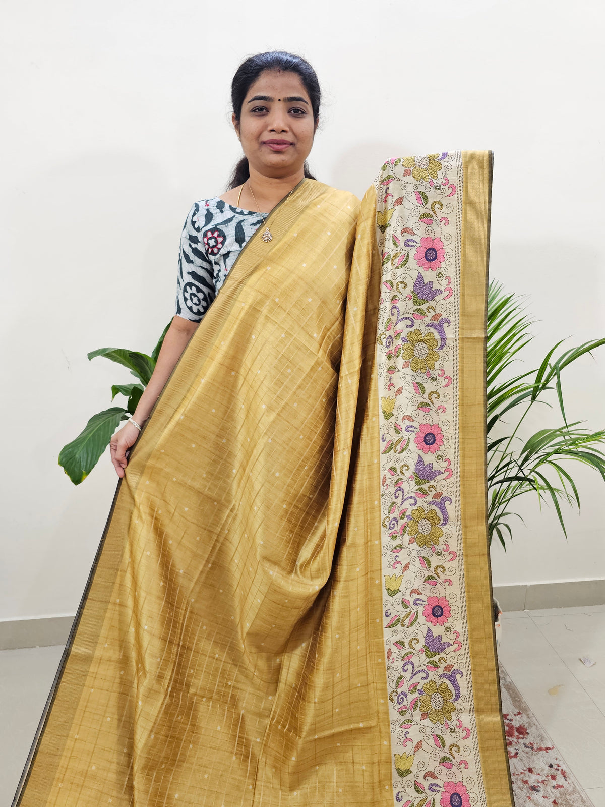 Soft Semi Tussar Weaving with Floral Border - Dual Shade Yellow Blend Green
