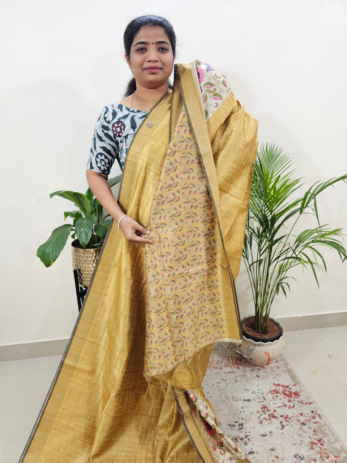 Soft Semi Tussar Weaving with Floral Border - Dual Shade Yellow Blend Green