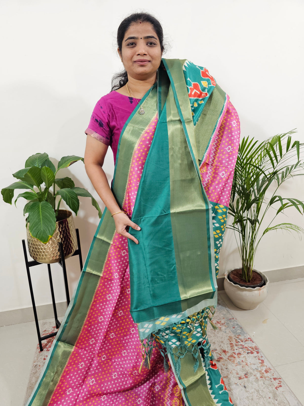 Pochampally Art Silk Saree - Pink with Green