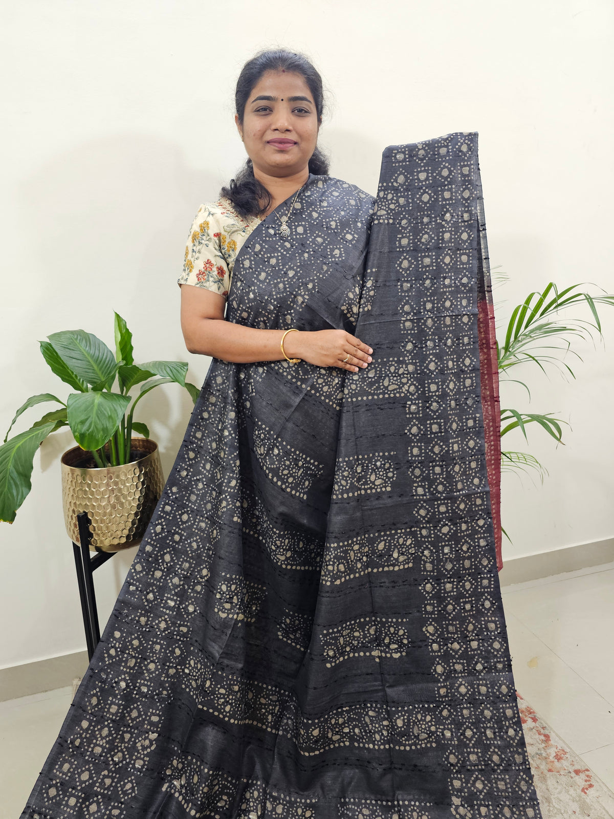 Bhagalpuri Batik Print- Grey with Maroon