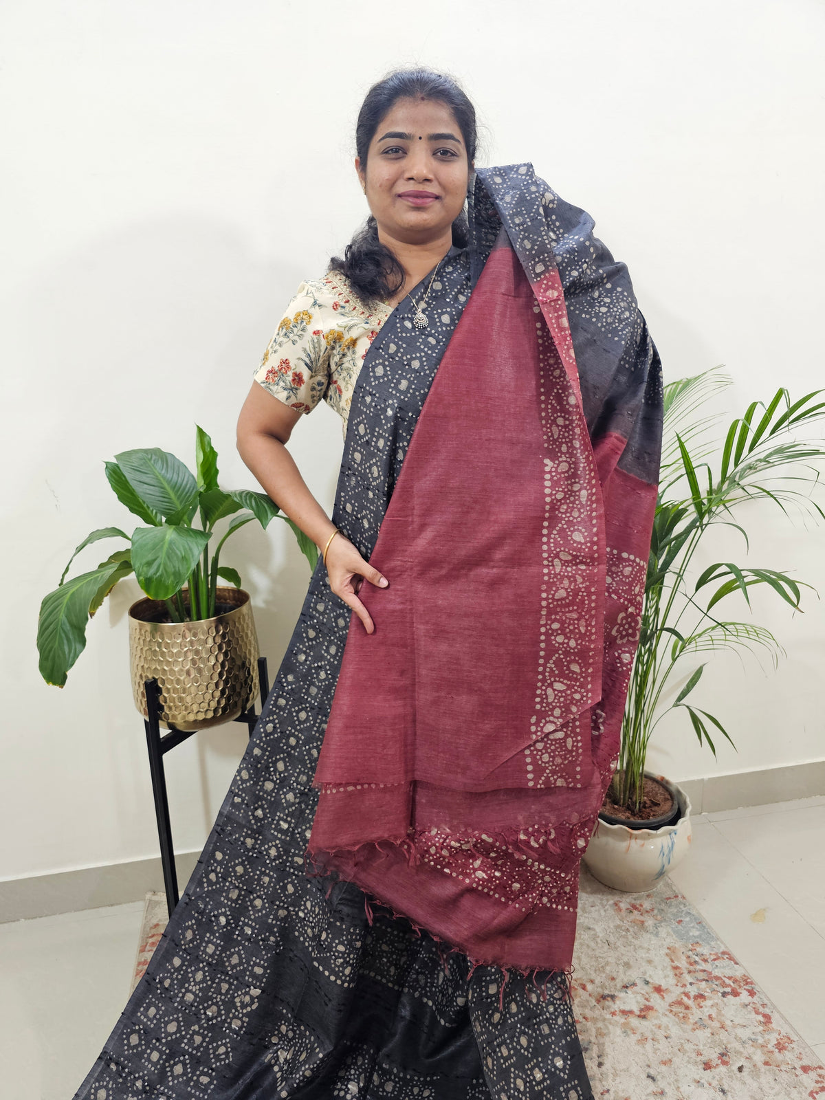 Bhagalpuri Batik Print- Grey with Maroon