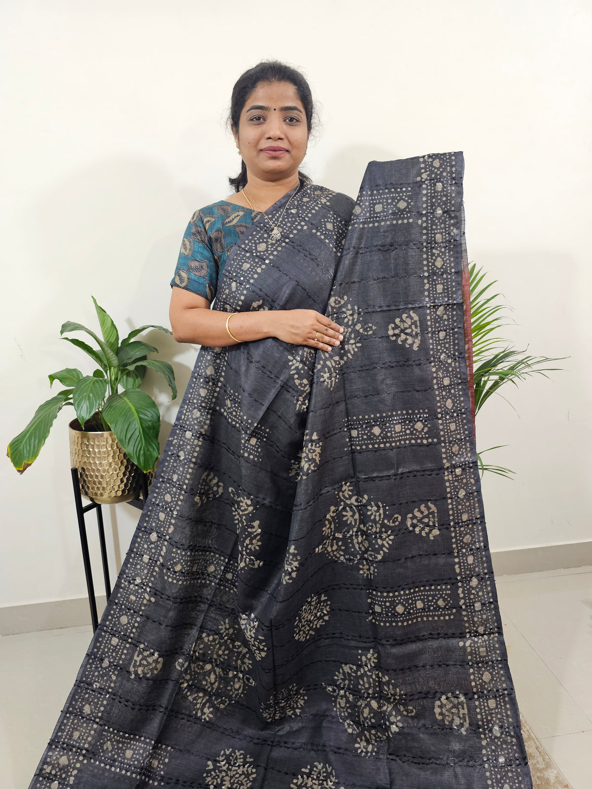 Bhagalpuri Batik Print- Grey with Maroon