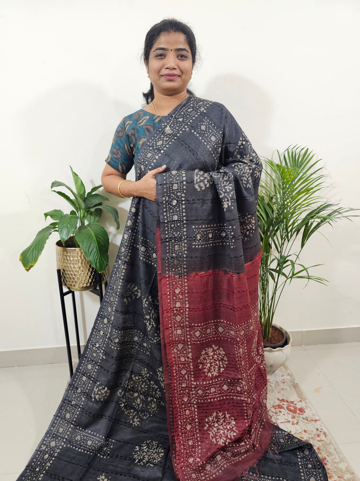 Bhagalpuri Batik Print- Grey with Maroon
