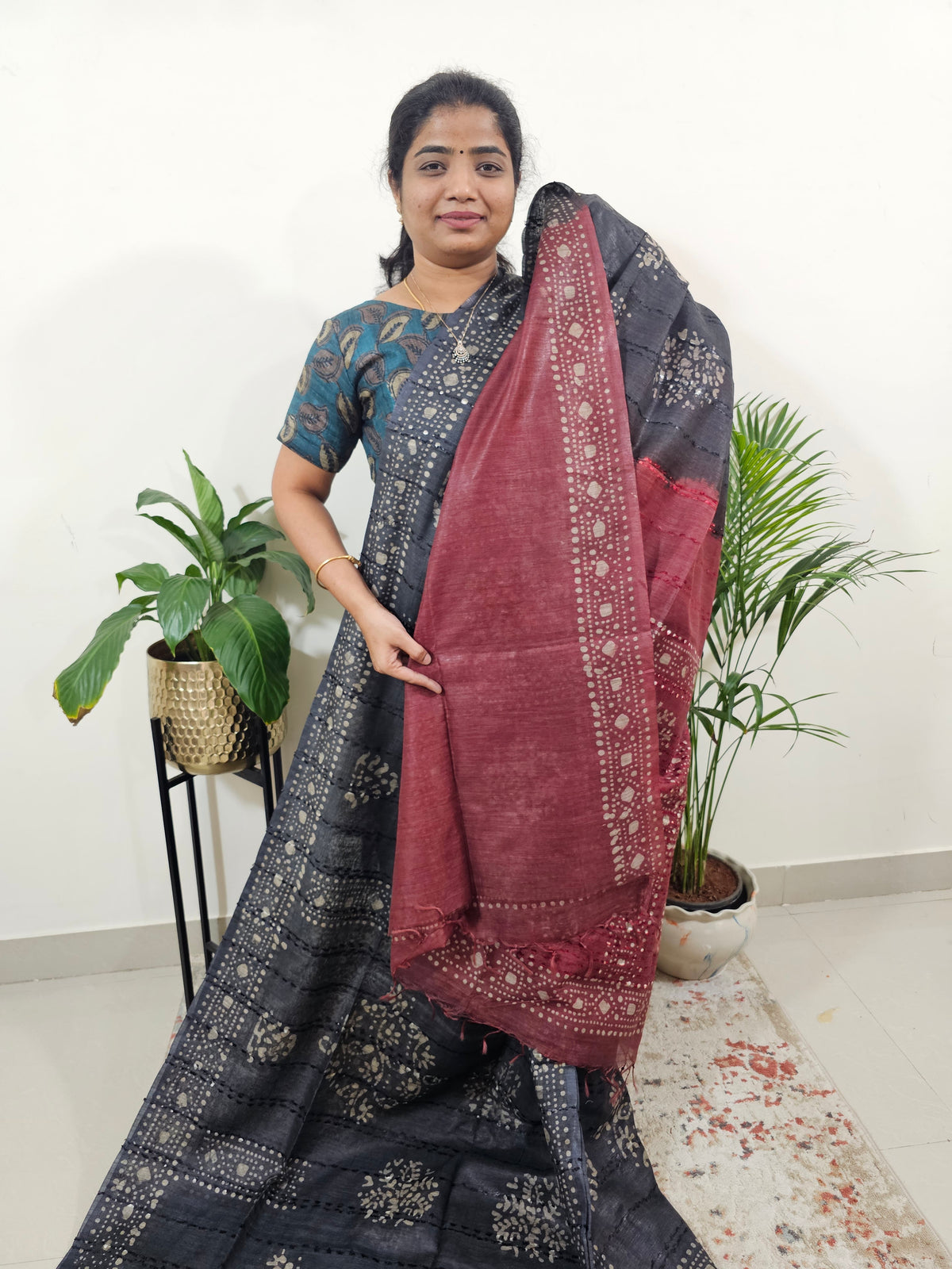 Bhagalpuri Batik Print- Grey with Maroon