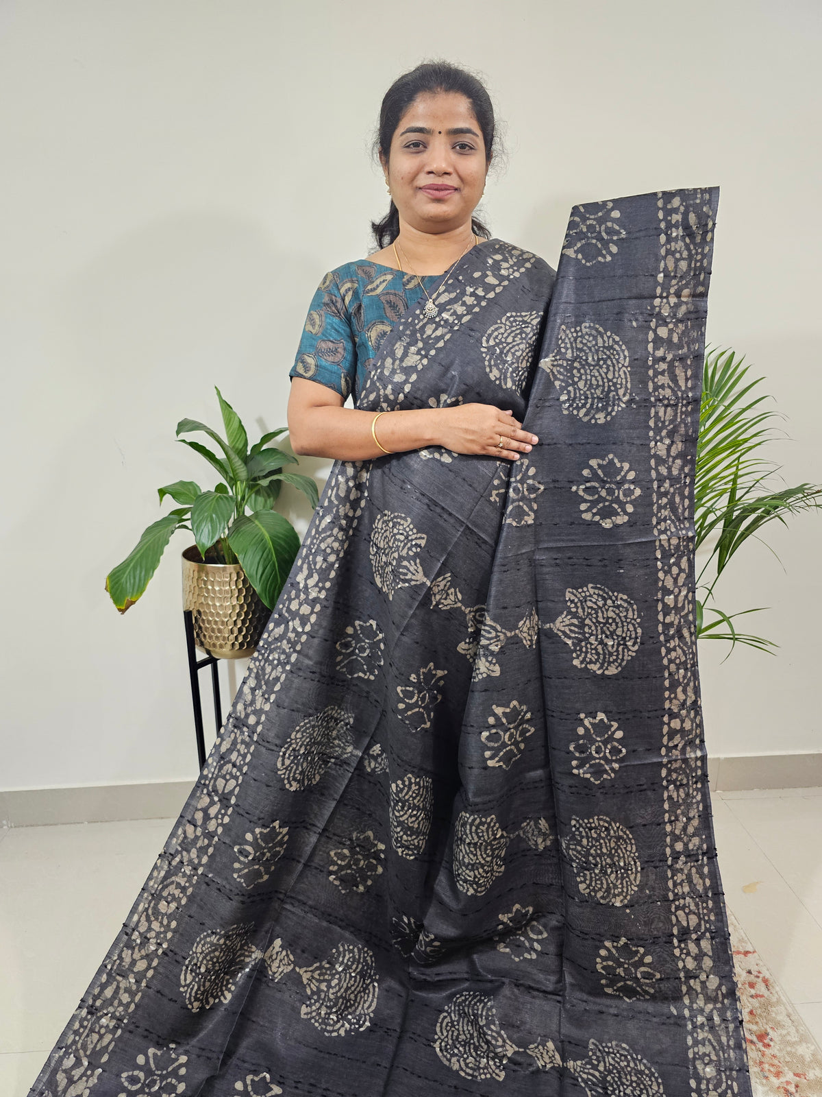 Bhagalpuri Batik Print- Grey with Maroon