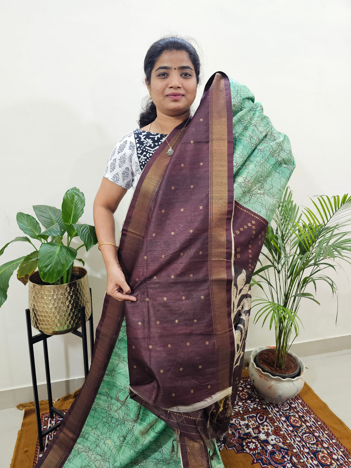 Soft Semi Tussar Weaving with Soft Zari Border - Green with Maroon