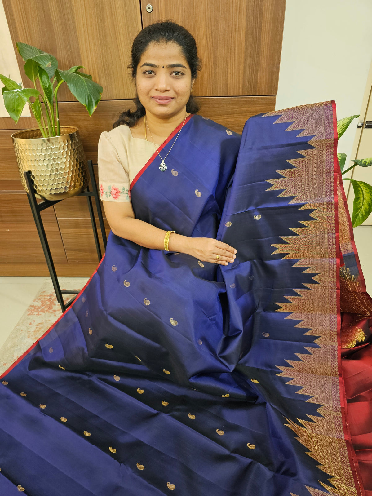 Temple Border Kanjivaram Pattern Pure Handloom Soft Silk Saree - Dark Blue with Maroon