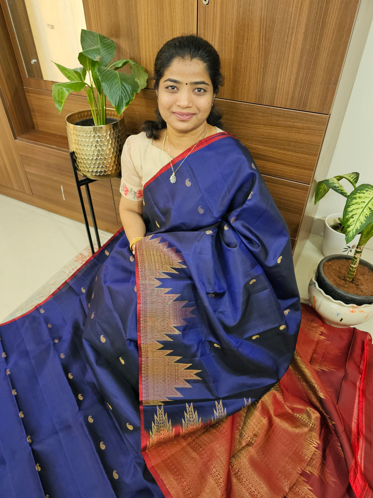Temple Border Kanjivaram Pattern Pure Handloom Soft Silk Saree - Dark Blue with Maroon