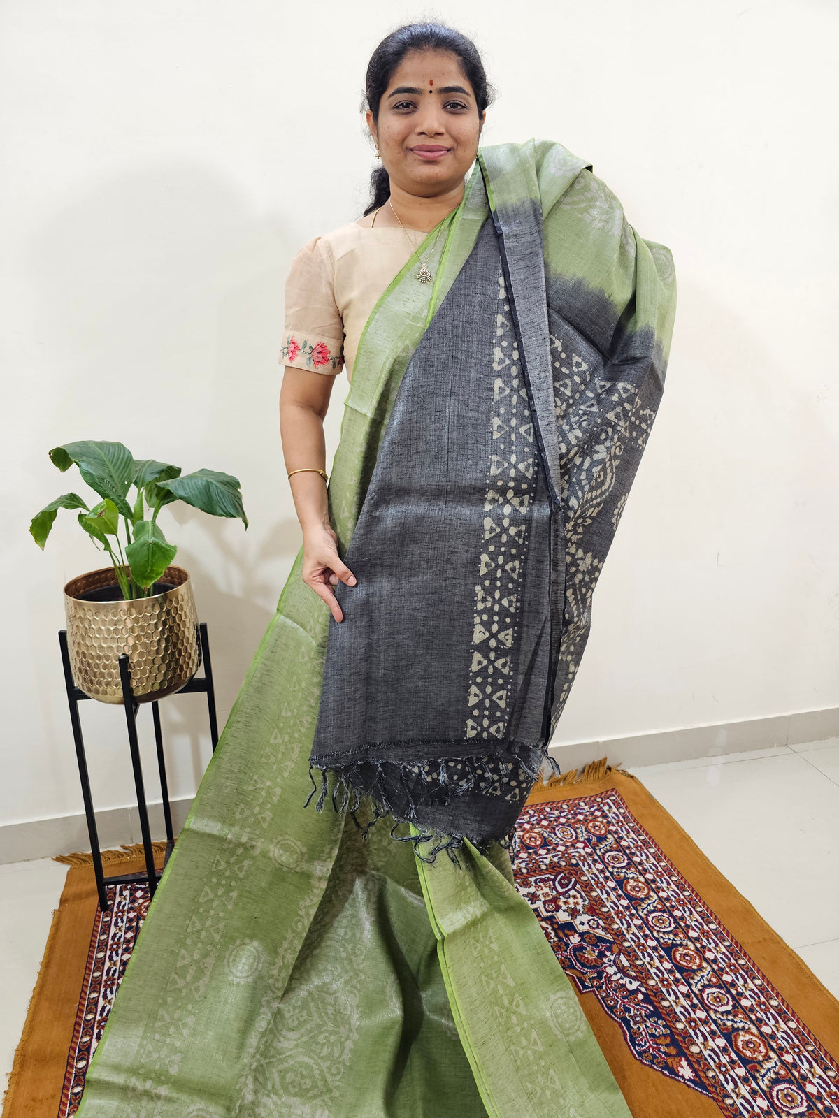 Bhagalpuri with Silver Zari Weaving Batik Print - Green with Grey