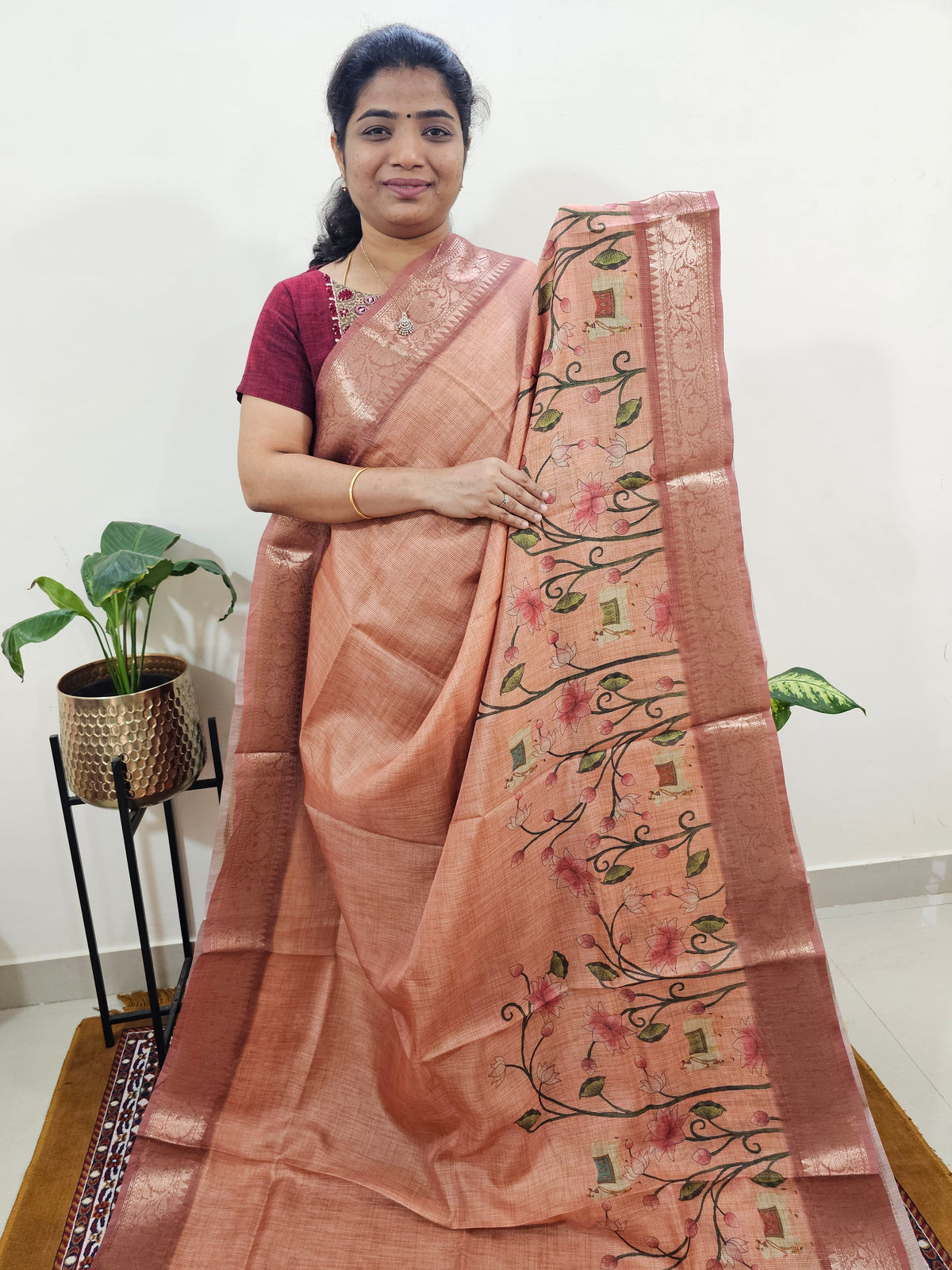 ππ«πππ¨π¨π€π’π§π  ππ―ππ’π₯πππ₯π - ππ πππ²π¬ π¨π ππ’π¬π©ππππ‘π’π§π  ππ’π¦π Soft Semi Tussar Kota Weaving  - Maroon Shade