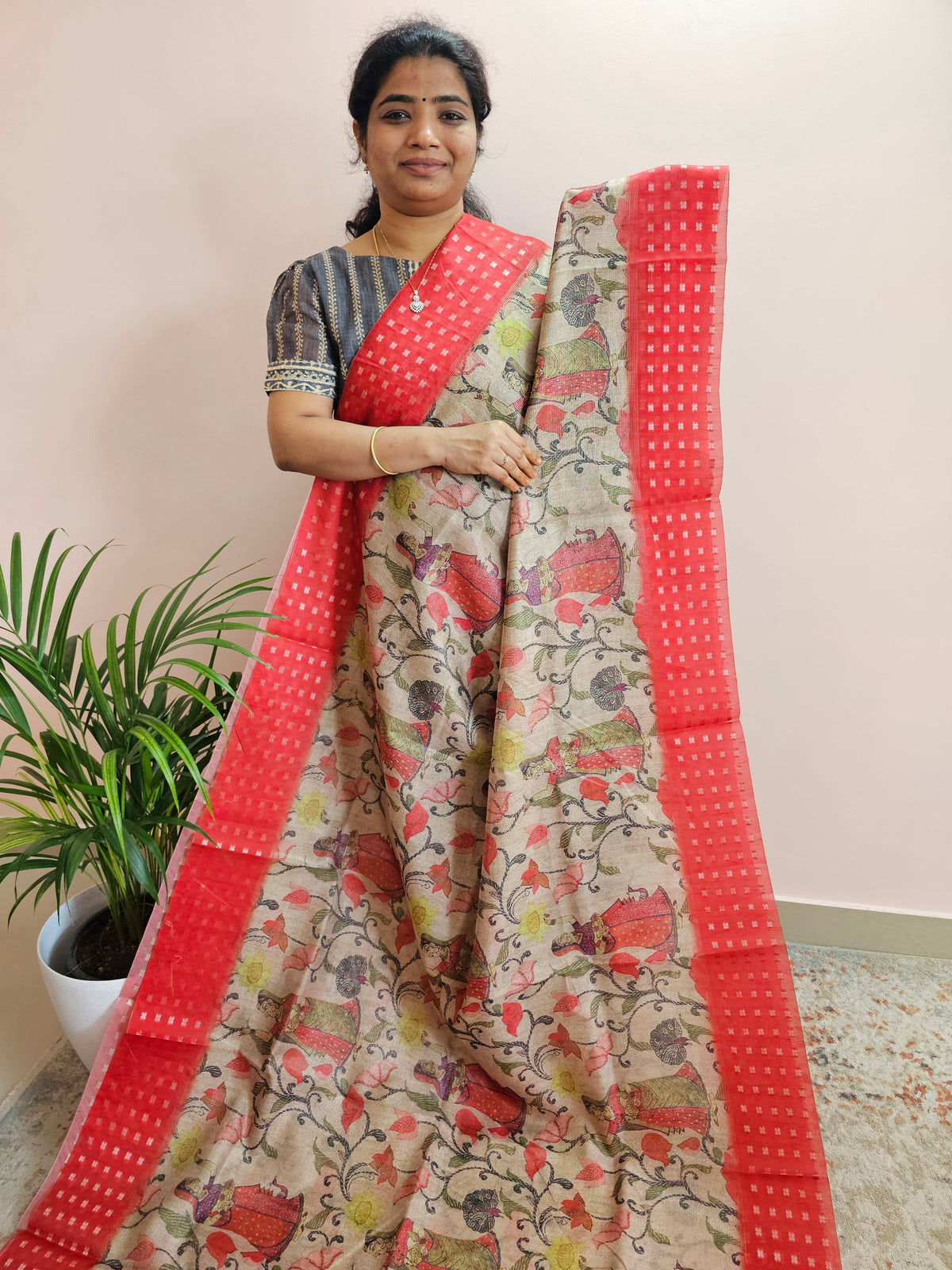 𝐏𝐫𝐞𝐛𝐨𝐨𝐤𝐢𝐧𝐠 𝐀𝐯𝐚𝐢𝐥𝐚𝐛𝐥𝐞 - 𝟑𝟎 𝐃𝐚𝐲𝐬 𝐃𝐢𝐬𝐩𝐚𝐭𝐜𝐡𝐢𝐧𝐠 𝐓𝐢𝐦𝐞 Unique Semi Tussar with Zari Weaving - Red