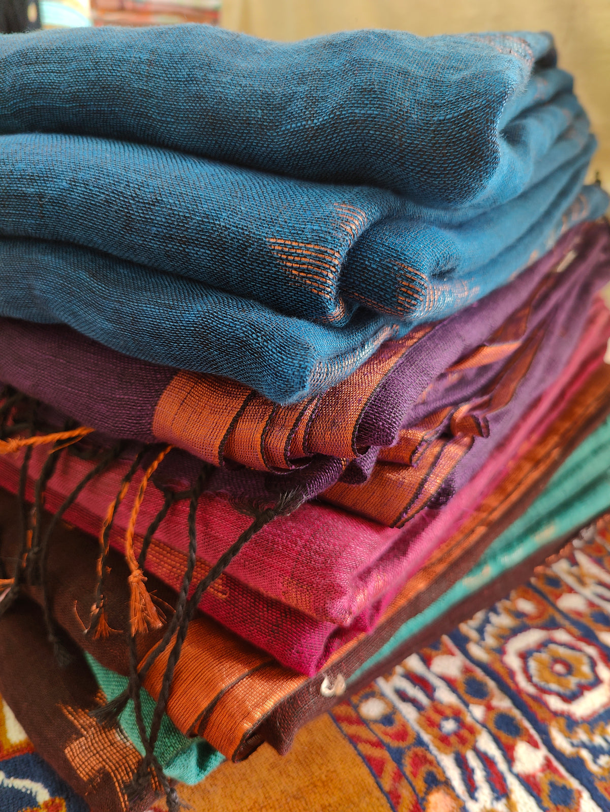Linen Sarees – Looms Legacy