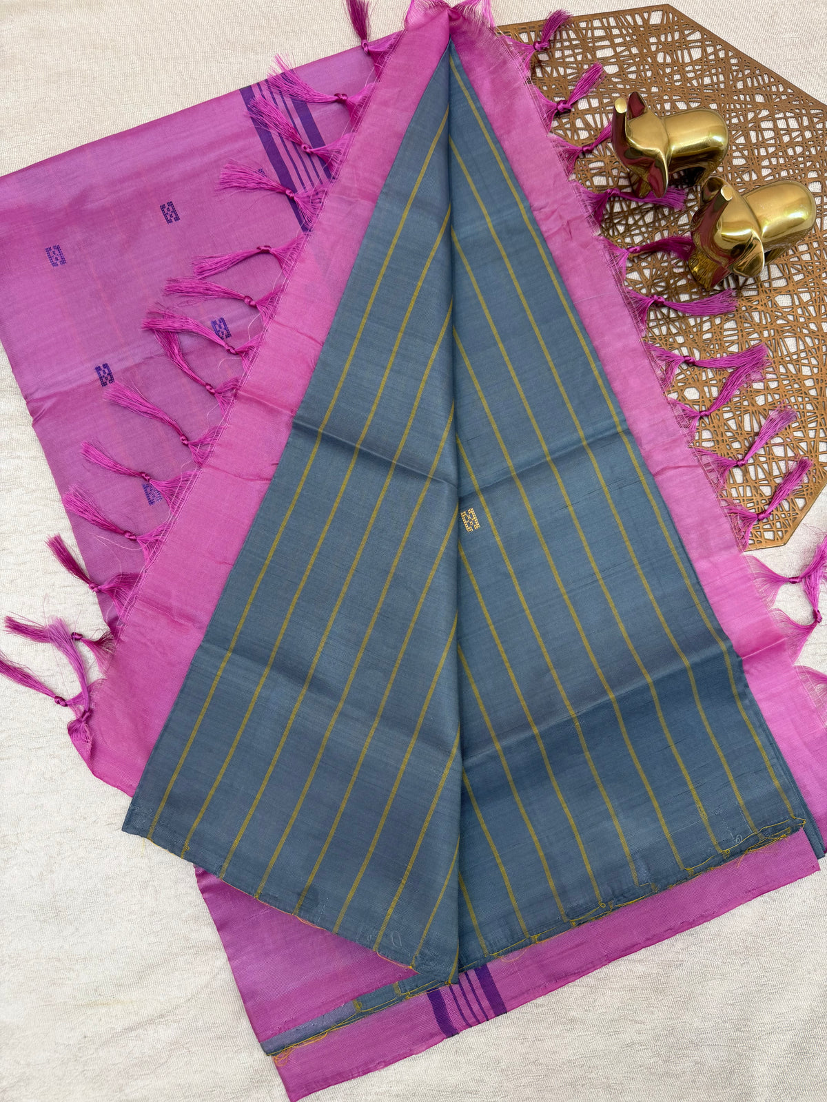 Chinnalampattu Saree - Grey with Pink