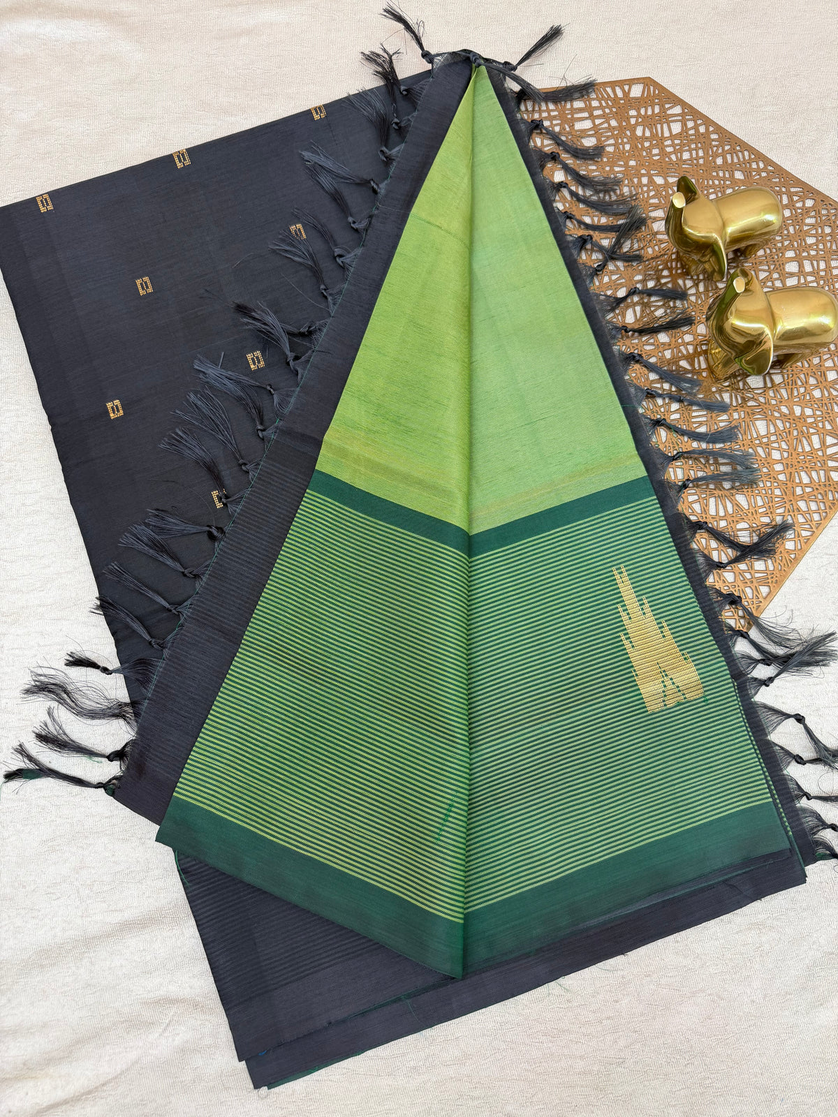 Chinnalampattu Saree - Green with Black