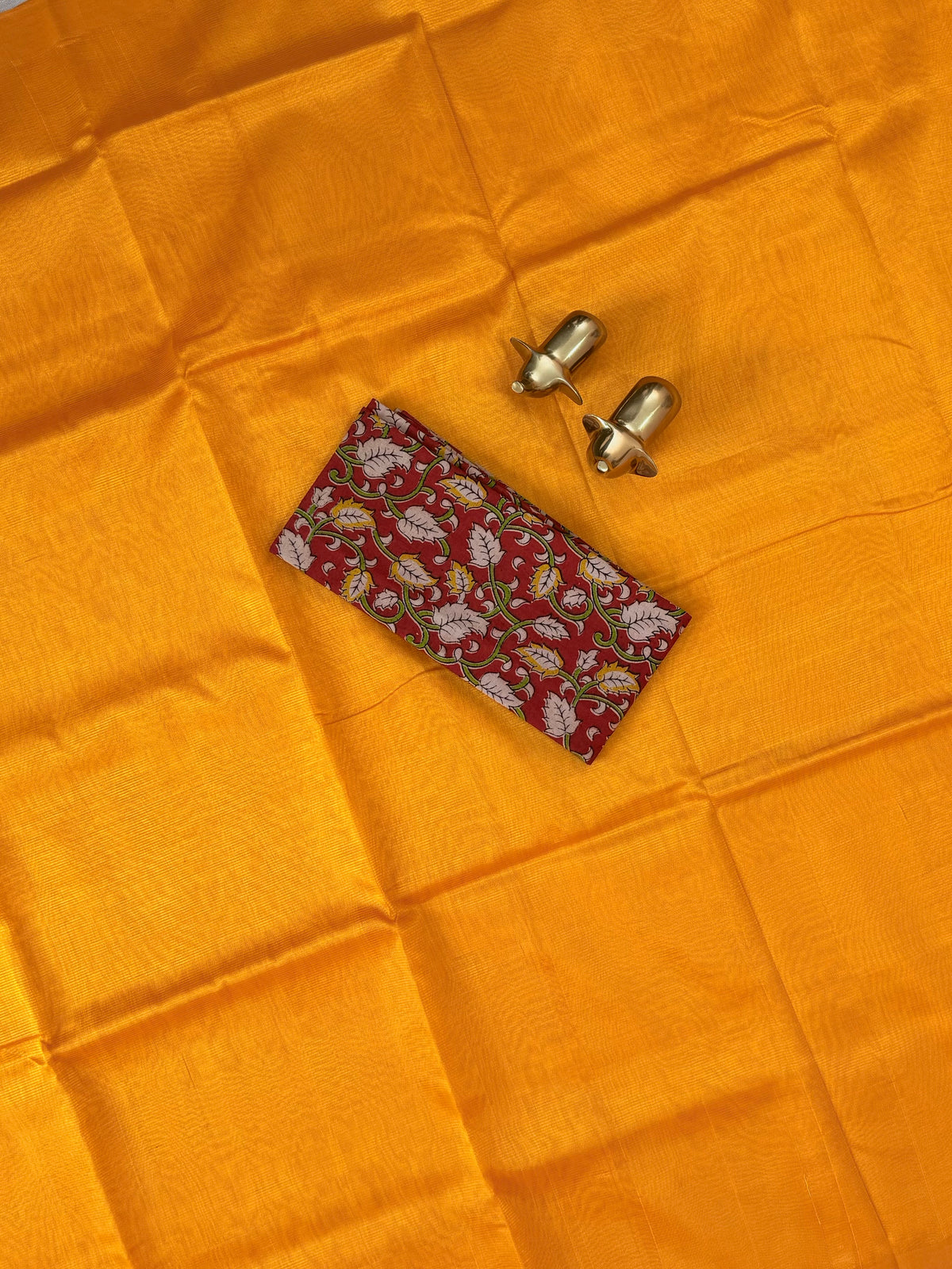 Handwoven Mangalagiri Plain Pattu Saree - Yellow
