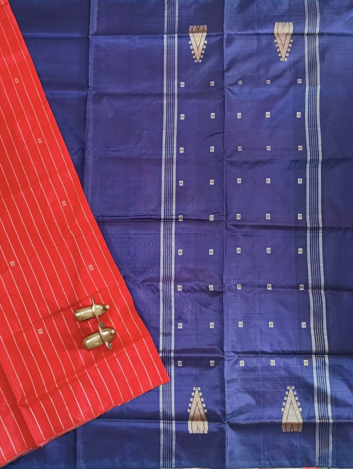 Chinnalampattu Saree - Red with Dark Blue
