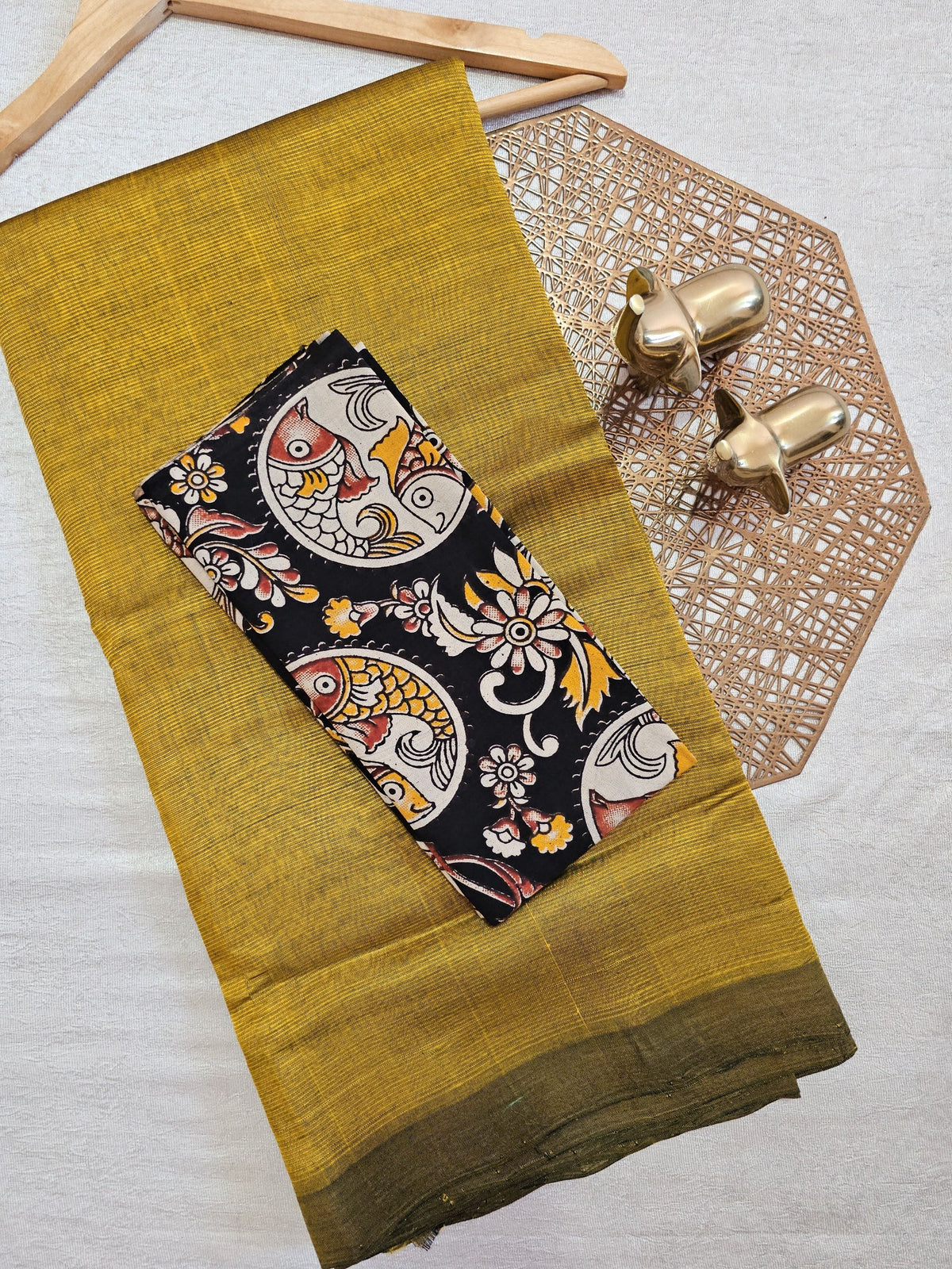Handwoven Mangalagiri Plain Pattu Saree - Olive Mustard