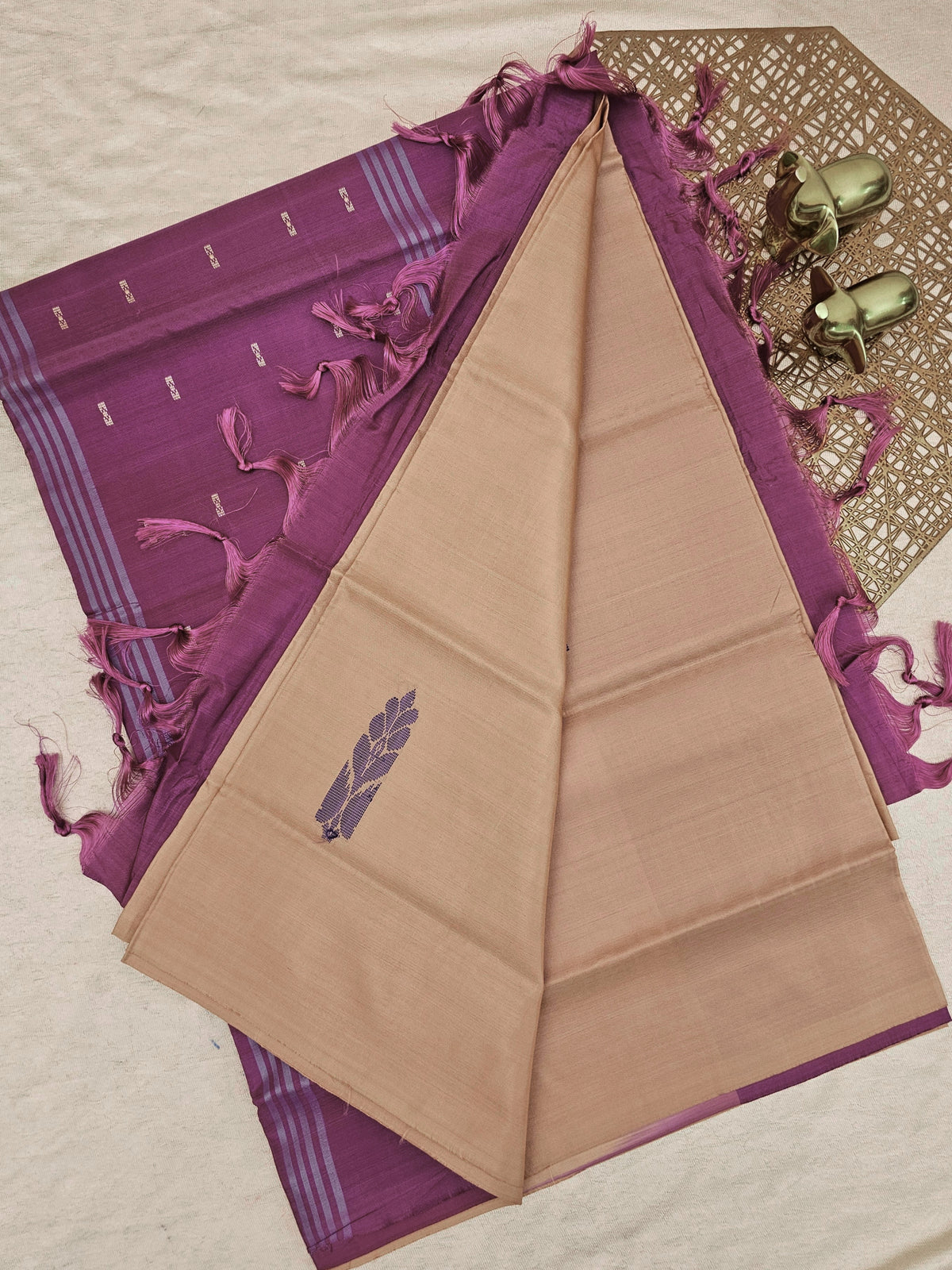 Cream with Magenta Pink Chinnalampattu Saree with Blouse