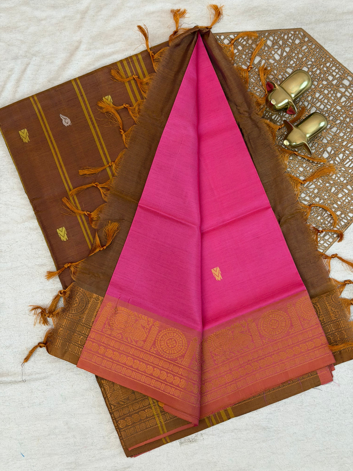 Chinnalampattu Border - Brown with Pink
