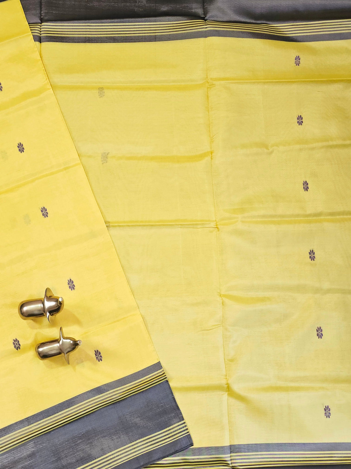 Chinnalampattu Saree - Sandal Yellow with Black