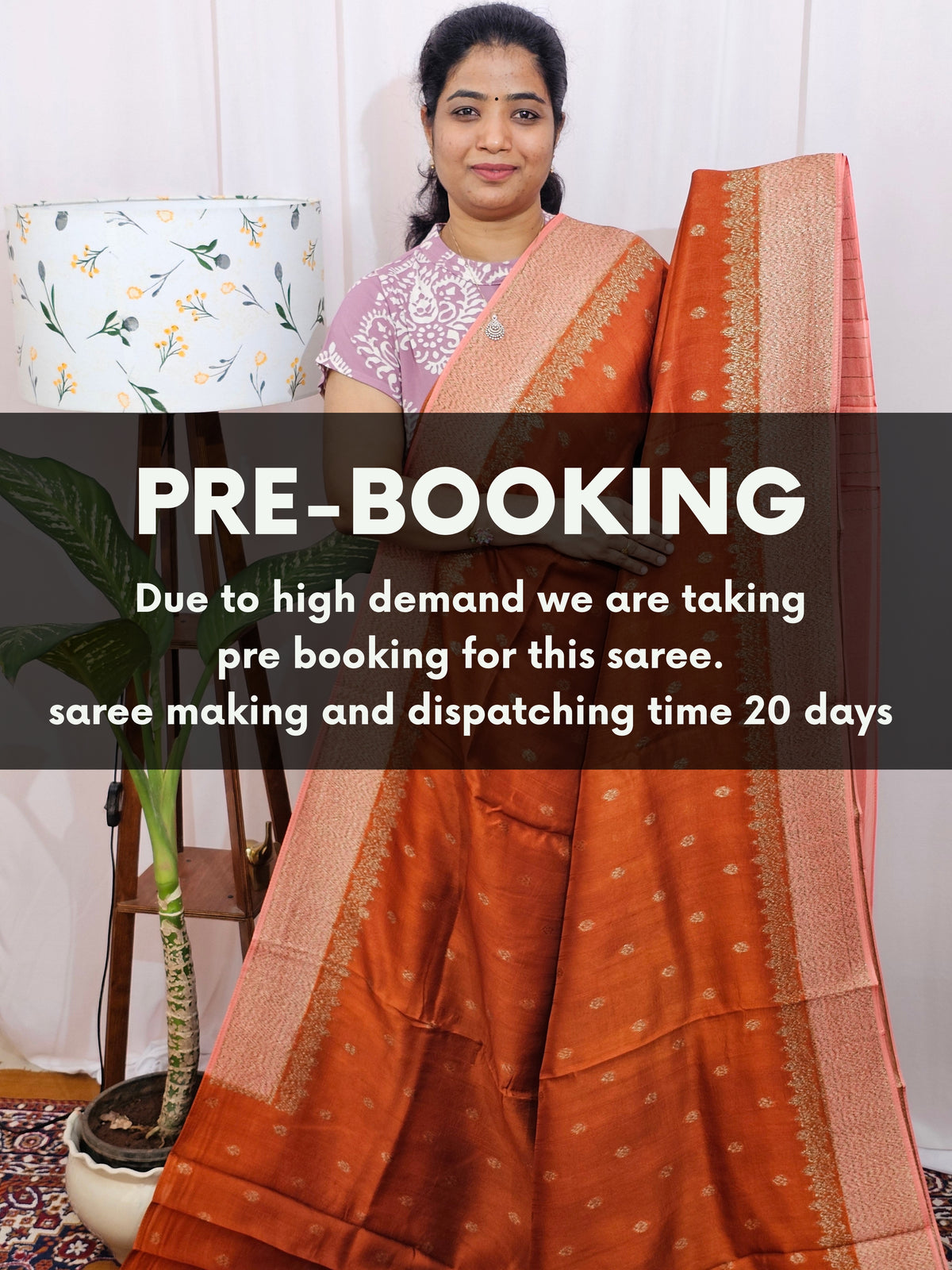 𝐏𝐫𝐞𝐛𝐨𝐨𝐤𝐢𝐧𝐠 𝐀𝐯𝐚𝐢𝐥𝐚𝐛𝐥𝐞 - 𝟔𝟎 𝐃𝐚𝐲𝐬 𝐃𝐢𝐬𝐩𝐚𝐭𝐜𝐡 𝐓𝐢𝐦𝐞
Jute Banarasi Silk Saree - Rust Orange with Peach