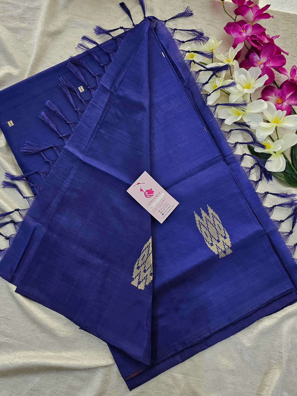 Monochrome Blue Pallu Handwoven Chinnalampattu Saree