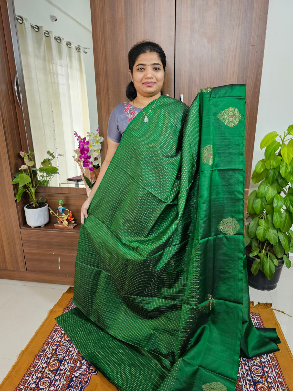 Pure Handloom Kanjivaram Pattern Soft Silk Saree - Dark Green