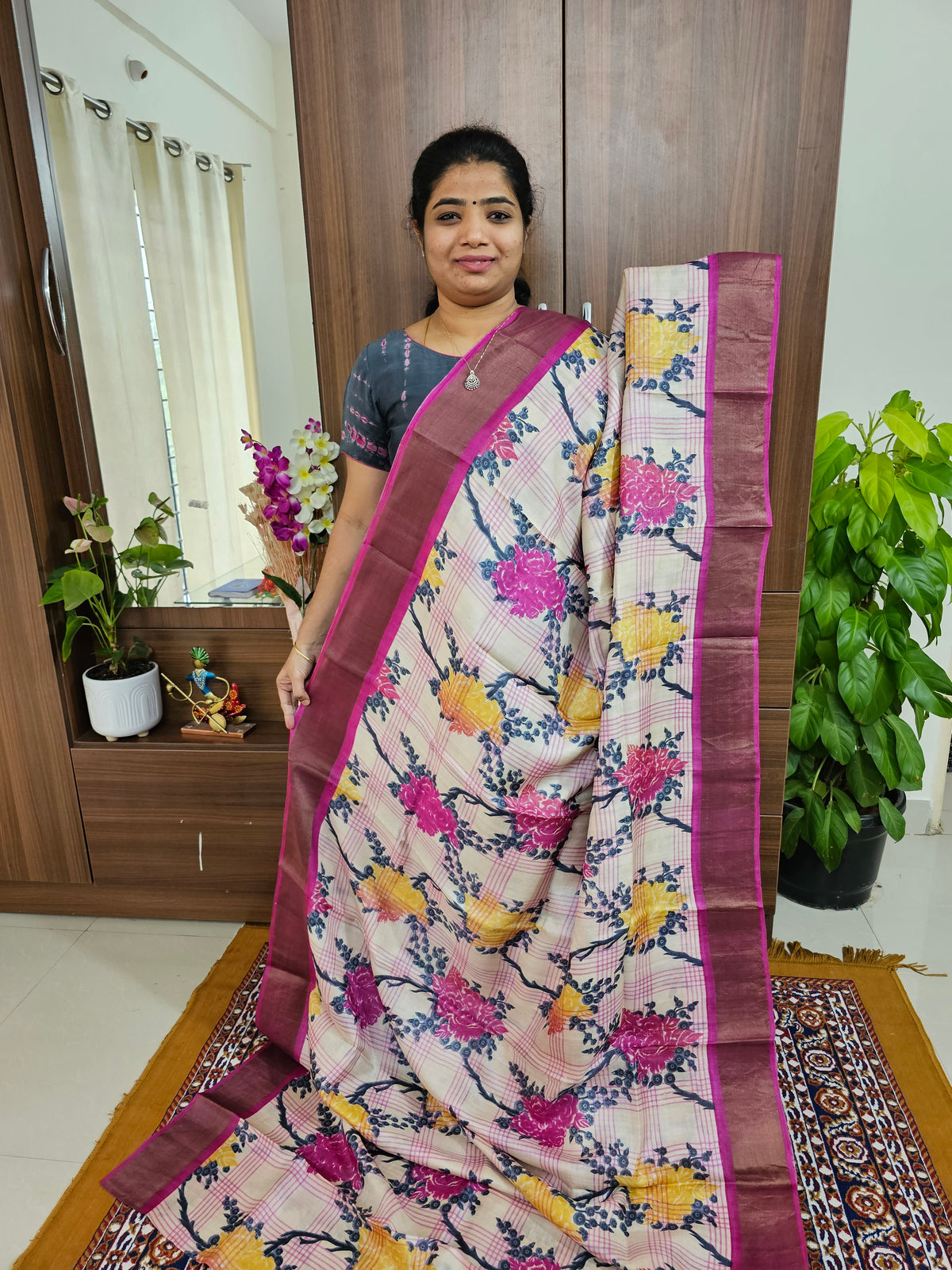 Off- white with Pink Pallu Handwoven Tussar Silk Saree with Zari Border