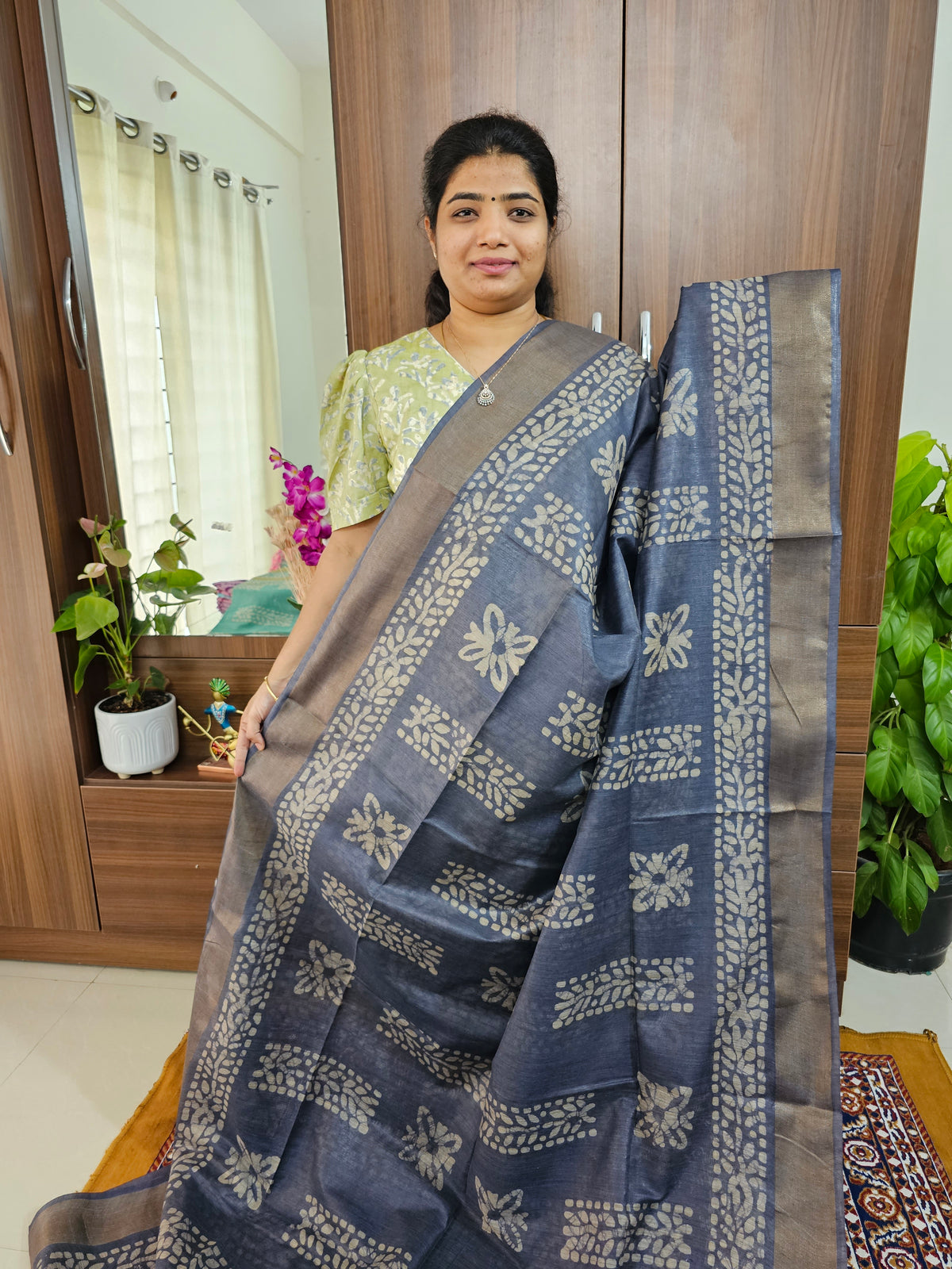 Bhagalpuri Silk Viscous Sarees with Batik Pattern - Grey