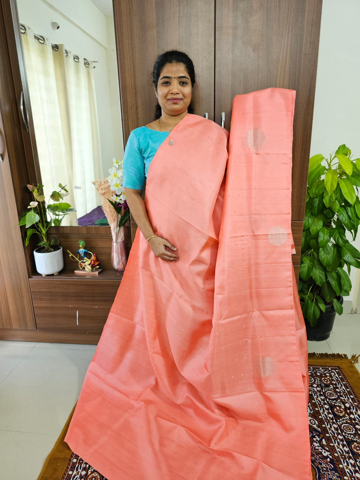 Classical Kanjivaram Pattern Pure Handloom Soft Silk Saree - Monochrome  Peach