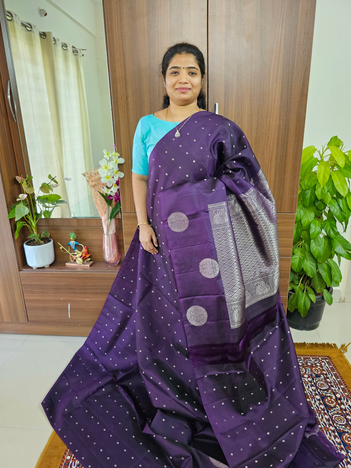 Classical Kanjivaram Pattern Pure Handloom Soft Silk Saree - Monochrome Purple