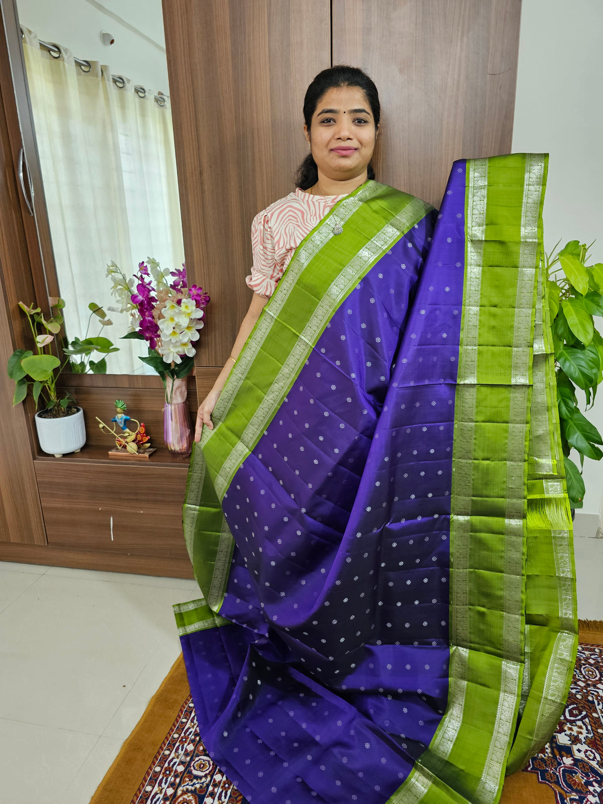 Classical Kanjivaram Pattern Pure Handloom Soft Silk Saree - Deep Violet with Green