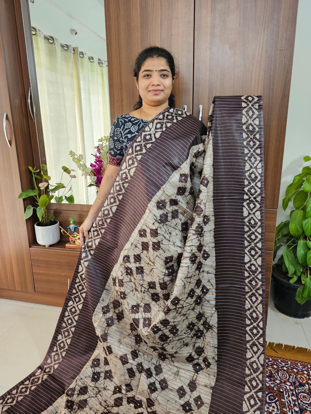 Bhagalpuri Silk Viscous Sarees with Batik Pattern - Brown