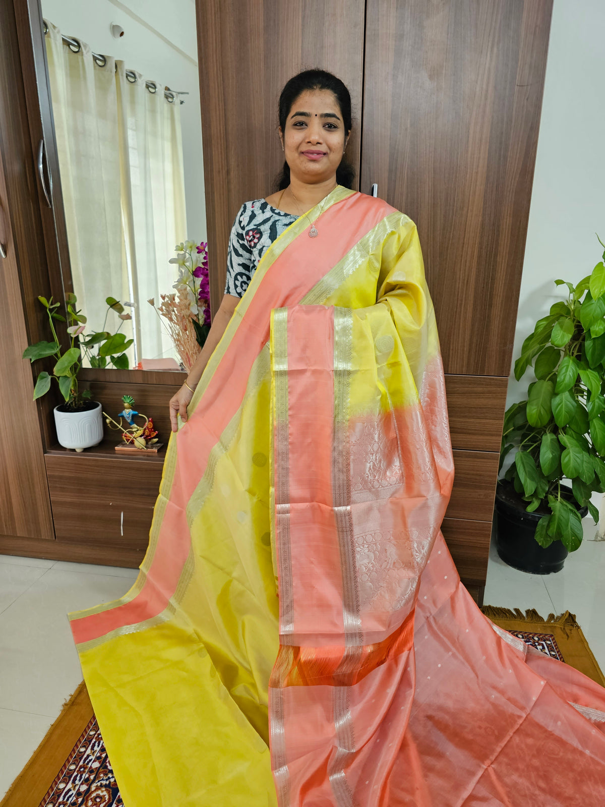 Classical Kanjivaram Pattern Pure Handloom Soft Silk Saree - Yellow with Peach