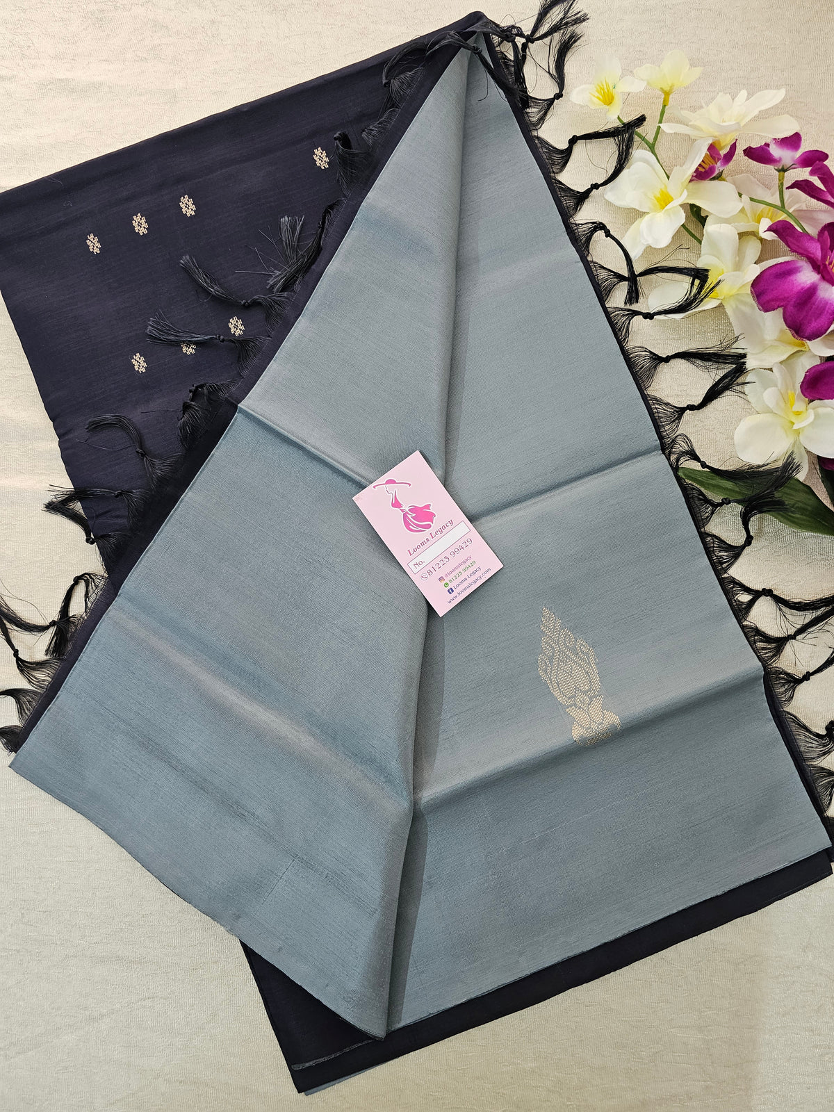 Grey with Dark Blue Pallu Handwoven Chinnalampattu Saree