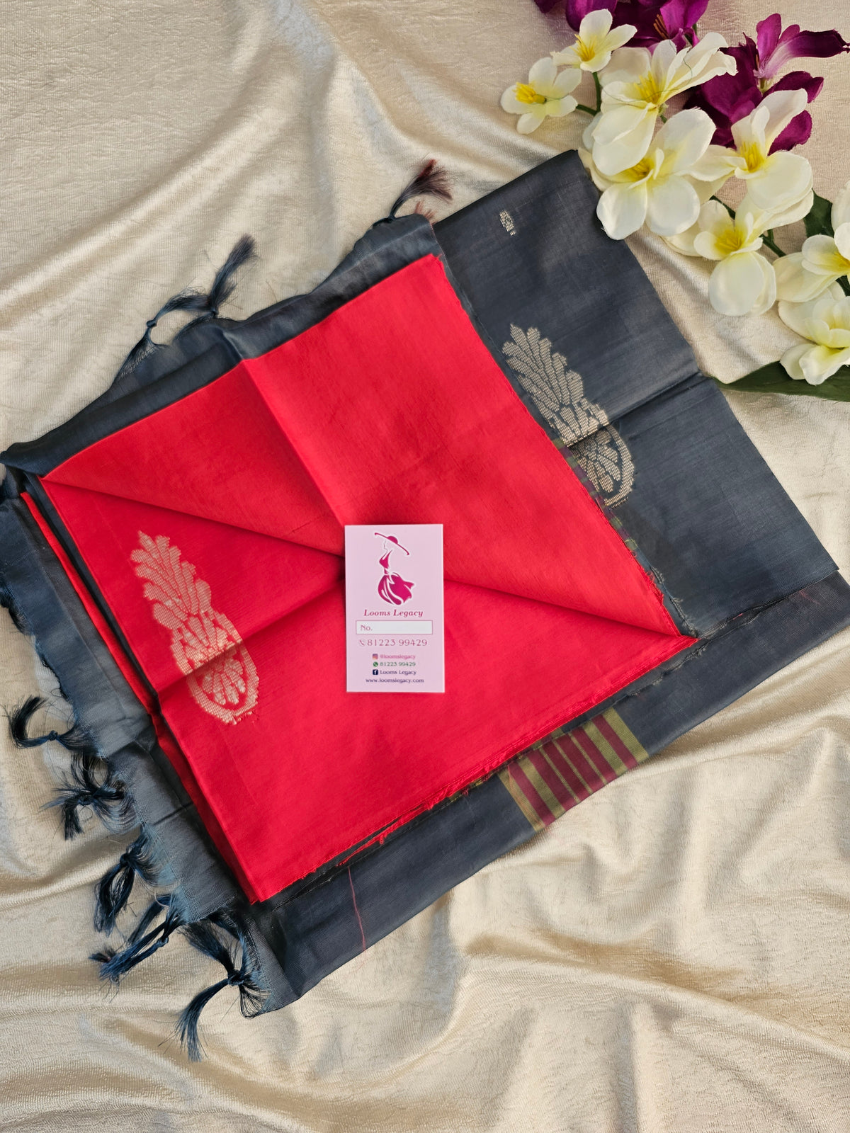 Red with Grey Pallu Handwoven Chinnalampattu Saree