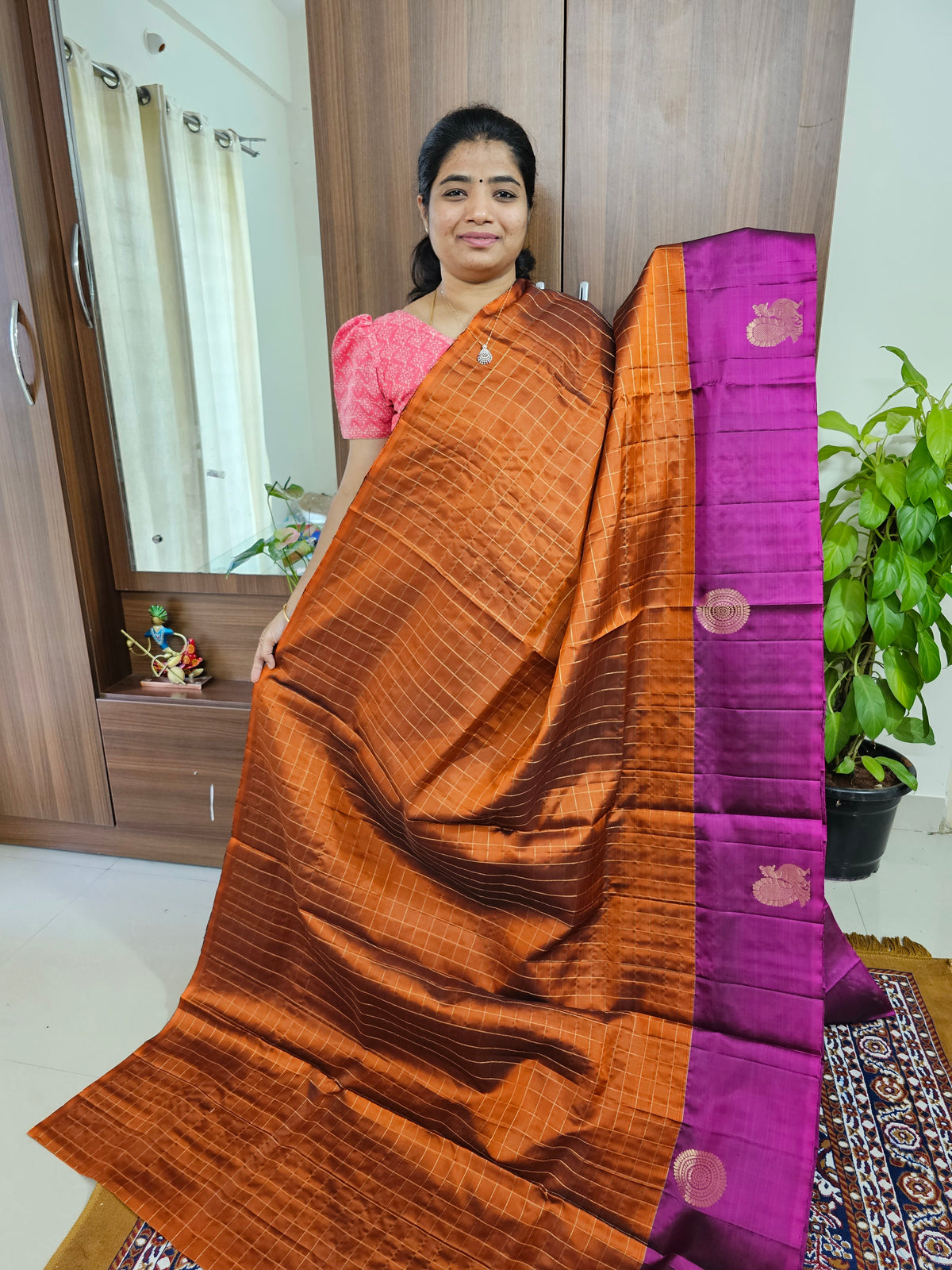 Classical Kanjivaram Pattern Pure Handloom Soft Silk Saree -  Rust Orange with Magenta Pink