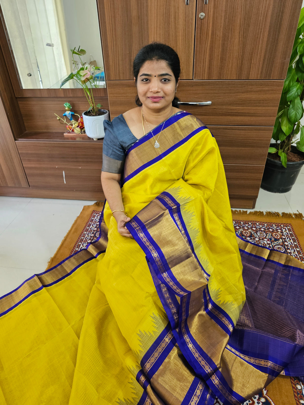 Madhavaram Handloom Silk Saree - Yellow with Dark Blue