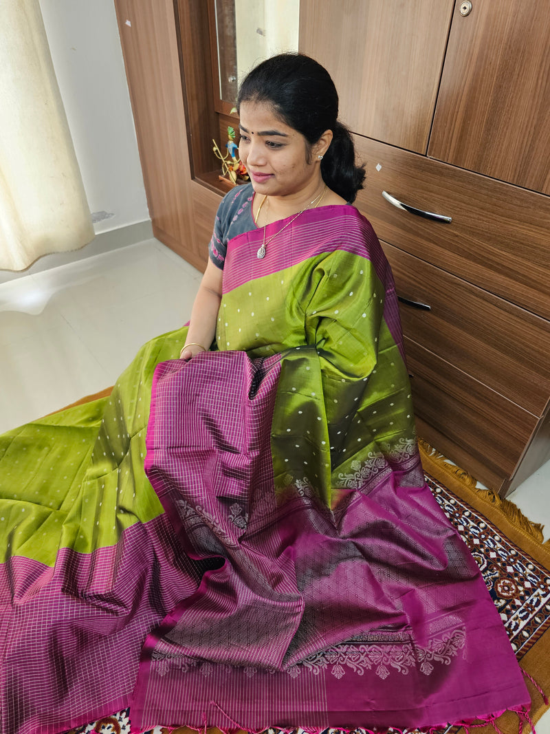 Classical Kanjivaram Pattern Pure Handloom Soft Silk Saree -  Green with Magenta Pink