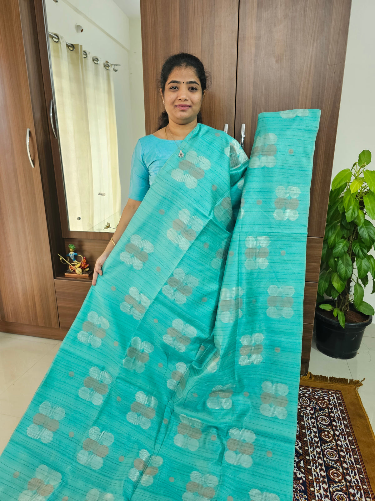 Semi Maandu Tussar Zari Weaving Saree - Sea Green with Red Blouse