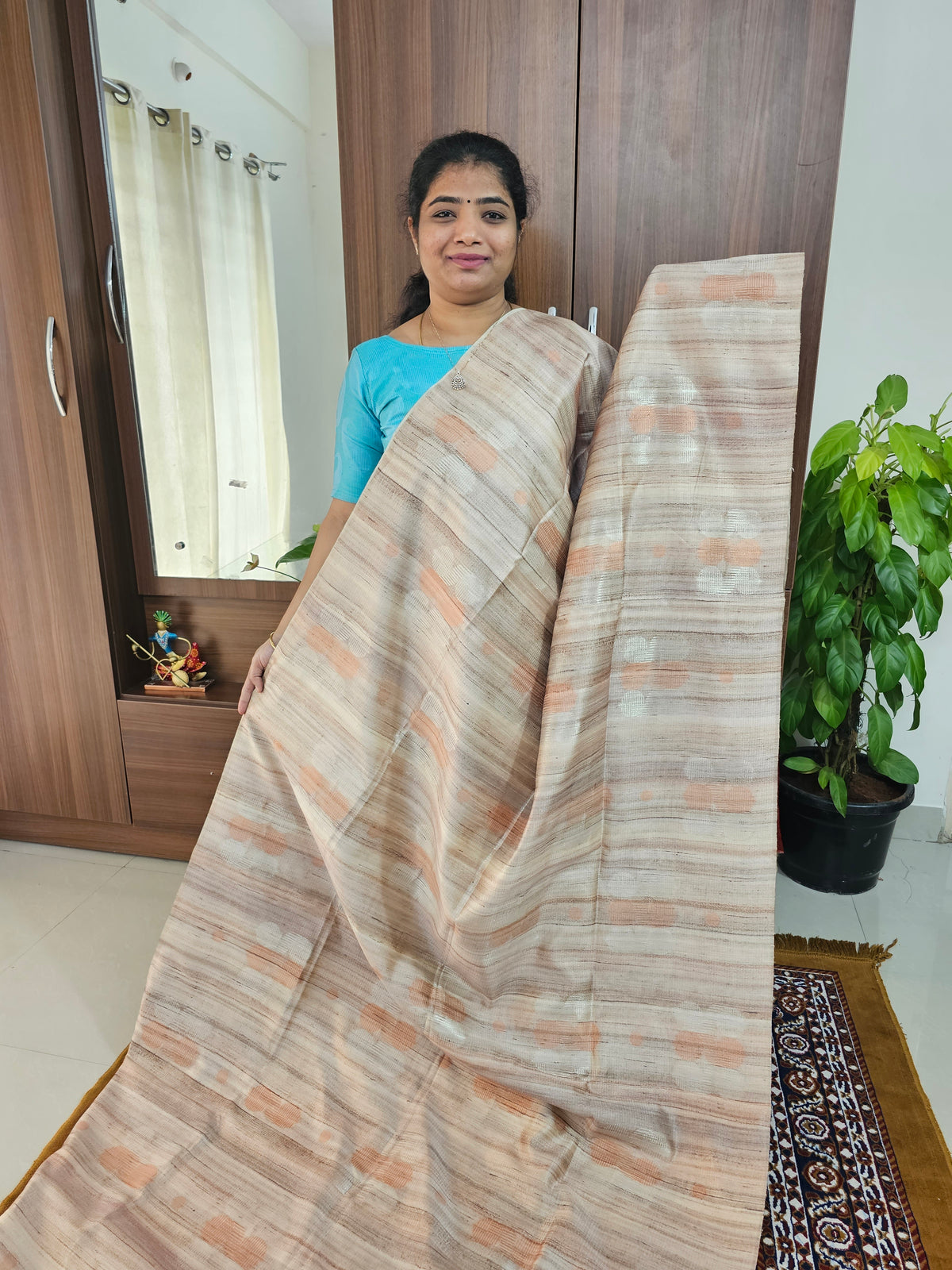 Semi Maandu Tussar Zari Weaving Saree - Tussar with Red Blouse