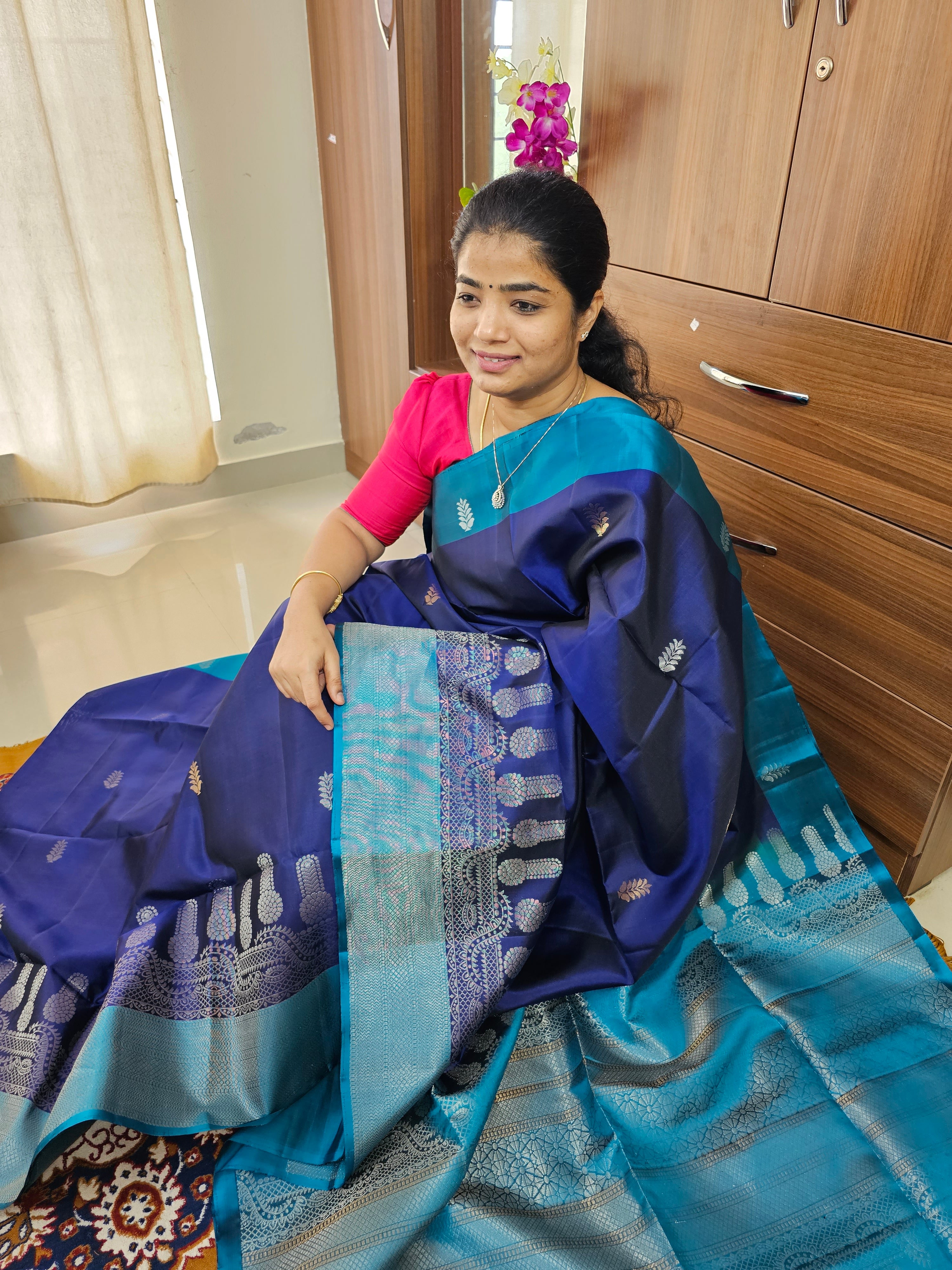 Listavio Presented Peacock Blue colour Kanjivaram Silk Saree With Rich  Pallu.