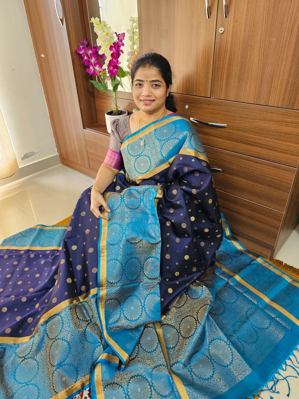 Classic Kanjivaram Pattern Pure Handloom Soft Silk Saree - Navy Blue with Blue