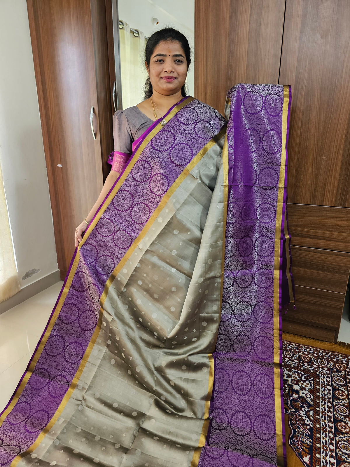 Classic Kanjivaram Pattern Pure Handloom Soft Silk Saree -   Grey with Purple