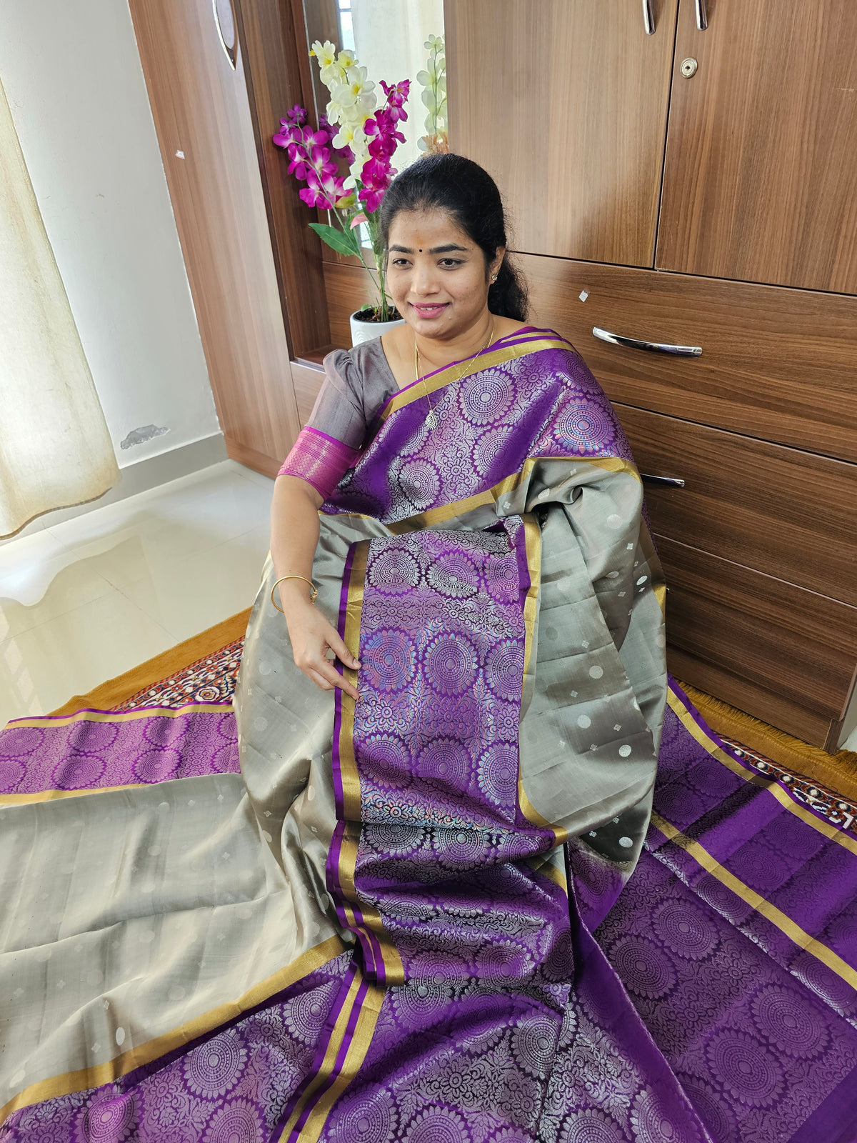 Classic Kanjivaram Pattern Pure Handloom Soft Silk Saree -   Grey with Purple