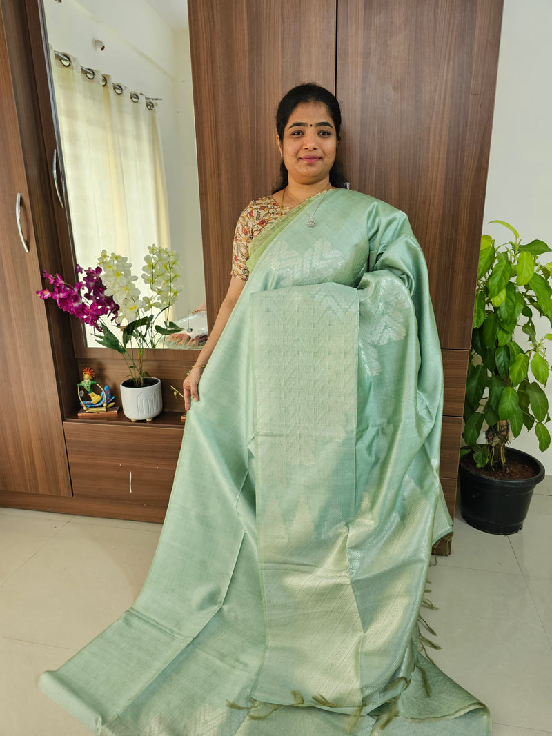 Semi Maandu Tussar Zari Weaving Saree - Pastel Green