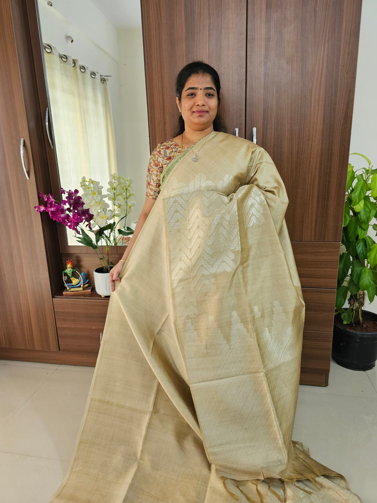 Semi Maandu Tussar Zari Weaving Saree - Pastel Wheat Shade